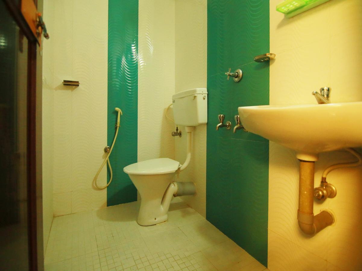 Kochi Oyo 4824 Hotel Star מראה חיצוני תמונה