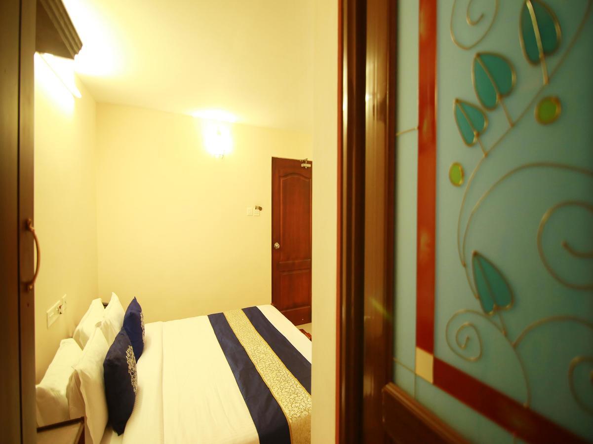 Kochi Oyo 4824 Hotel Star מראה חיצוני תמונה