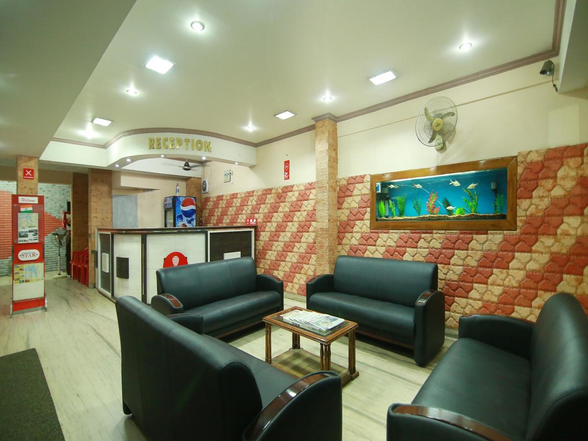 Kochi Oyo 4824 Hotel Star מראה חיצוני תמונה