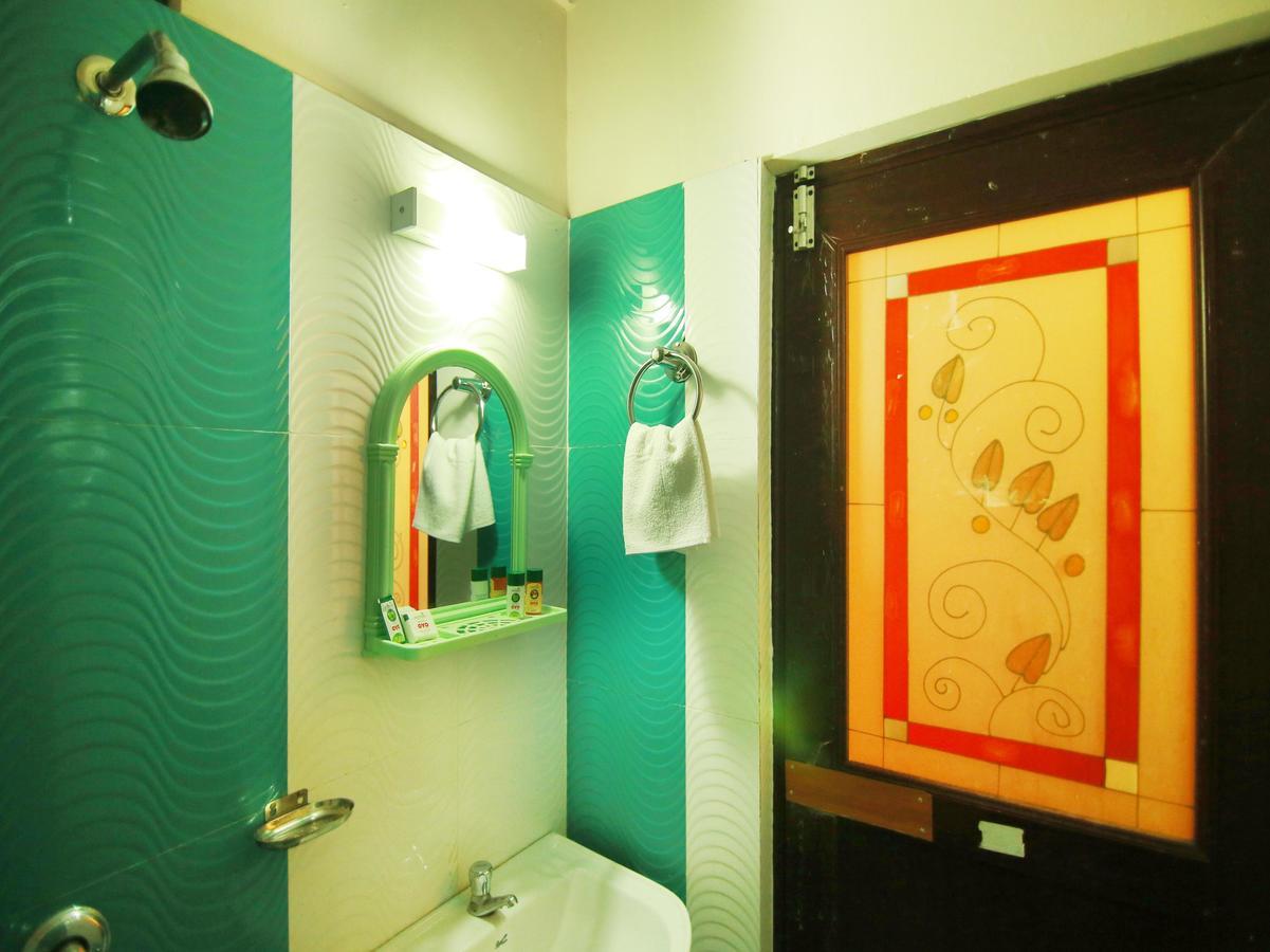 Kochi Oyo 4824 Hotel Star מראה חיצוני תמונה